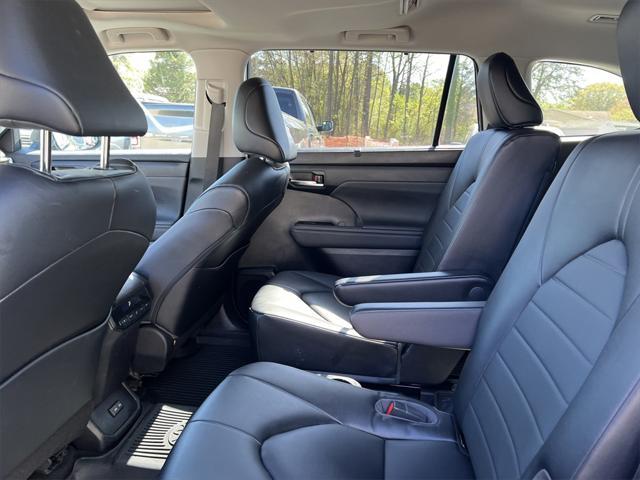 used 2023 Toyota Highlander car, priced at $38,499