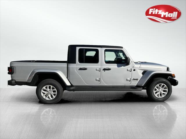 new 2023 Jeep Gladiator car, priced at $48,301