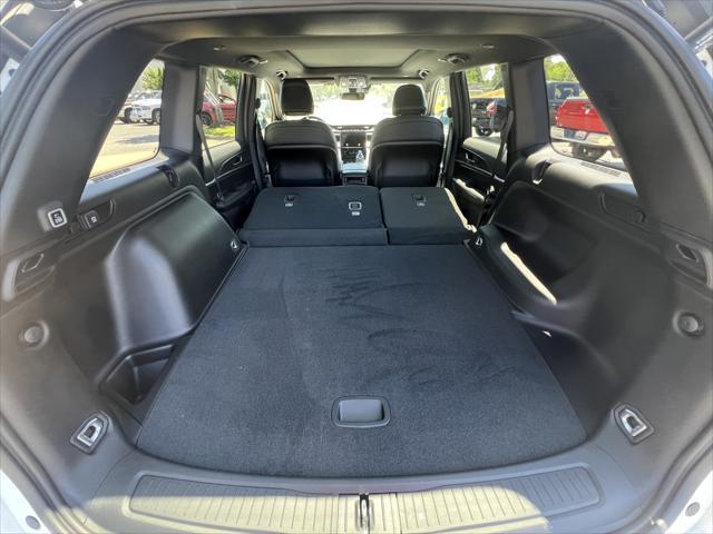new 2025 Jeep Grand Cherokee car, priced at $46,136