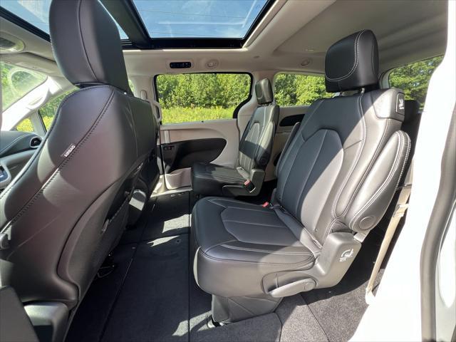 new 2024 Chrysler Pacifica car, priced at $38,511