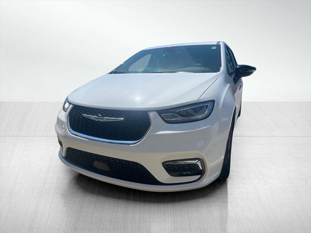 used 2024 Chrysler Pacifica car, priced at $31,899
