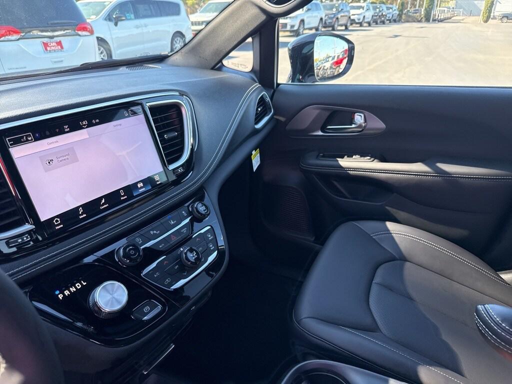 new 2026 Chrysler Pacifica car, priced at $44,435