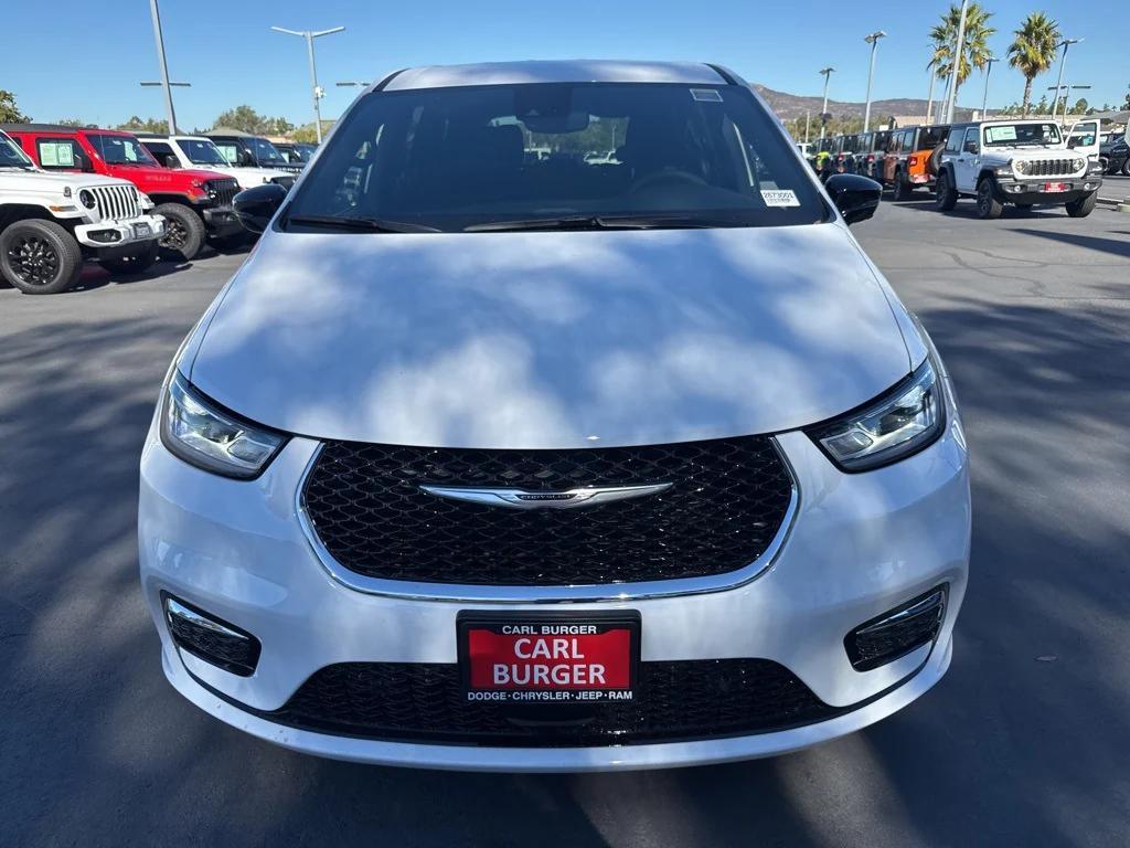 new 2026 Chrysler Pacifica car, priced at $44,435