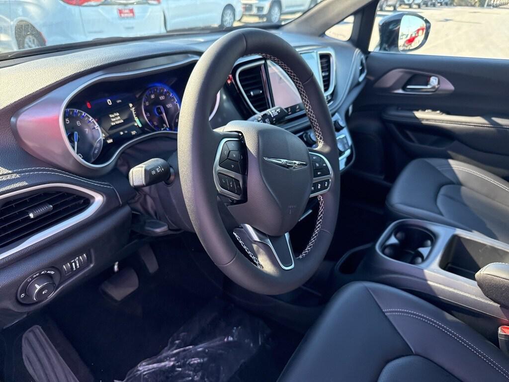 new 2026 Chrysler Pacifica car, priced at $44,435
