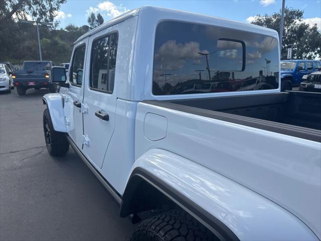 new 2025 Jeep Gladiator car, priced at $44,640