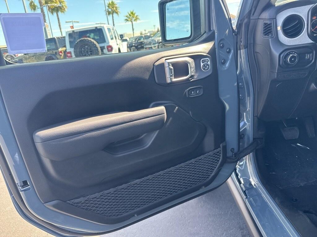 new 2025 Jeep Wrangler car, priced at $58,620