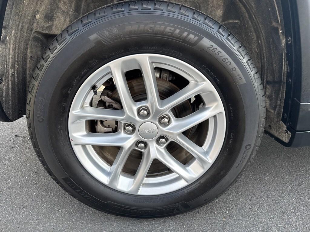 used 2024 Jeep Grand Cherokee car, priced at $31,990