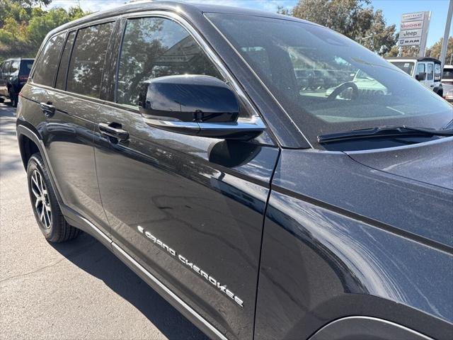 new 2025 Jeep Grand Cherokee car, priced at $45,295