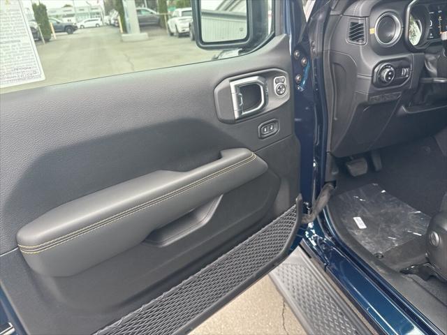 new 2025 Jeep Gladiator car, priced at $52,055