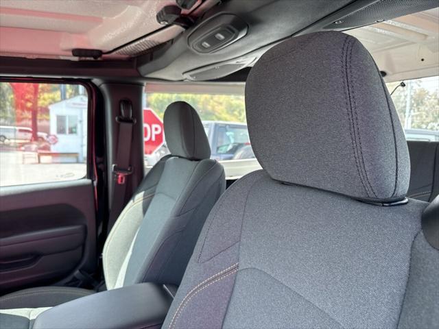 new 2025 Jeep Wrangler car, priced at $39,050