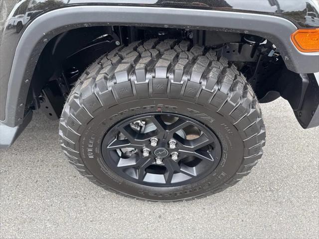 new 2025 Jeep Gladiator car, priced at $50,065