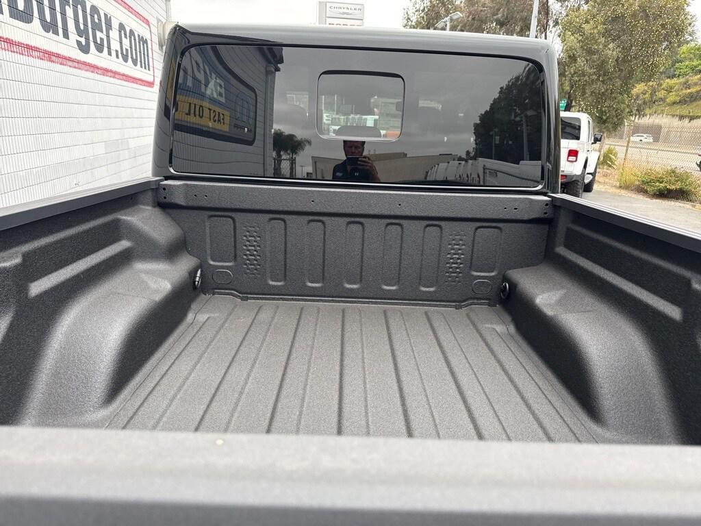 new 2025 Jeep Gladiator car, priced at $46,065
