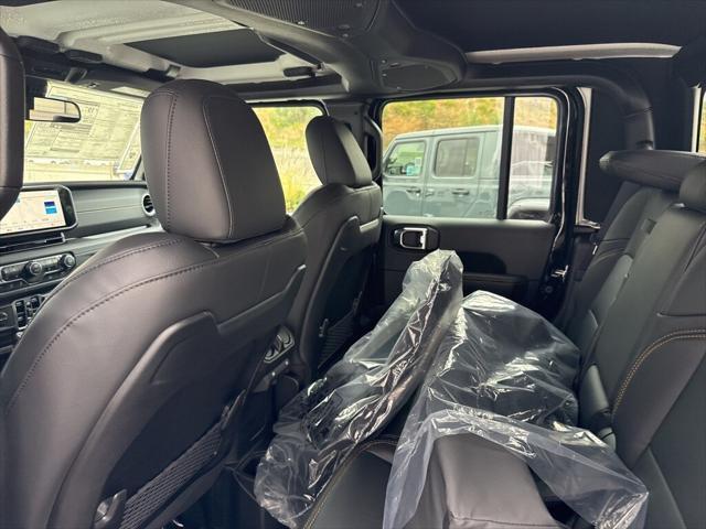new 2025 Jeep Gladiator car, priced at $50,065