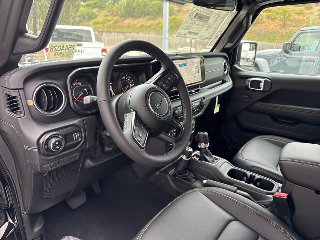 new 2025 Jeep Gladiator car, priced at $46,065