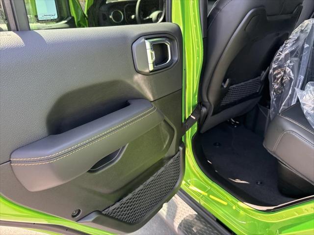 new 2025 Jeep Gladiator car, priced at $50,065