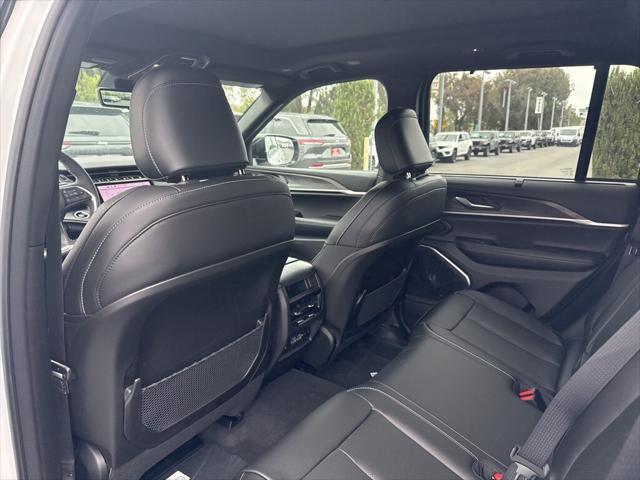 new 2025 Jeep Grand Cherokee car, priced at $53,915