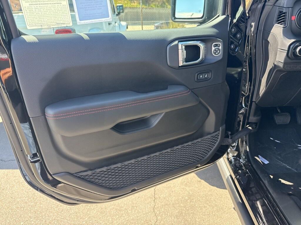 new 2025 Jeep Gladiator car, priced at $59,635