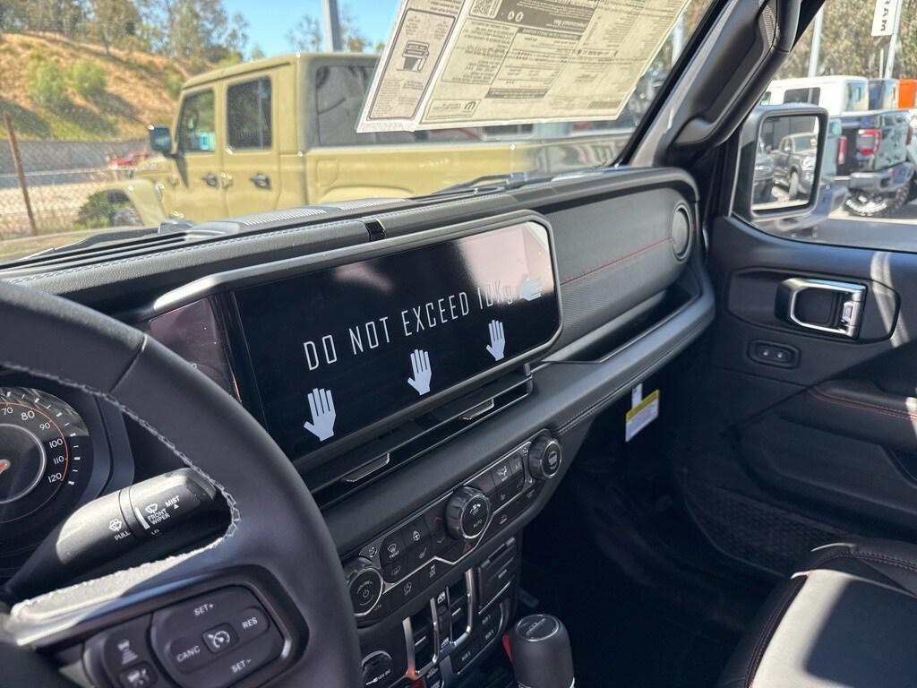 new 2025 Jeep Gladiator car, priced at $59,635