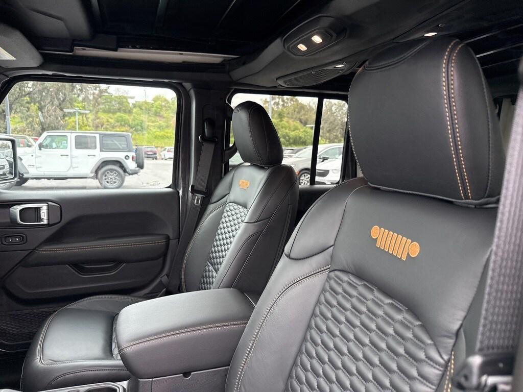 new 2025 Jeep Wrangler car, priced at $59,990