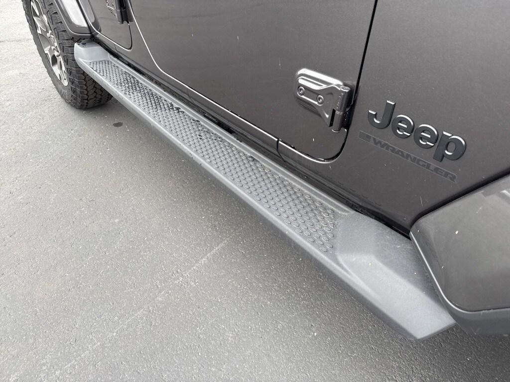 new 2025 Jeep Wrangler car, priced at $59,990