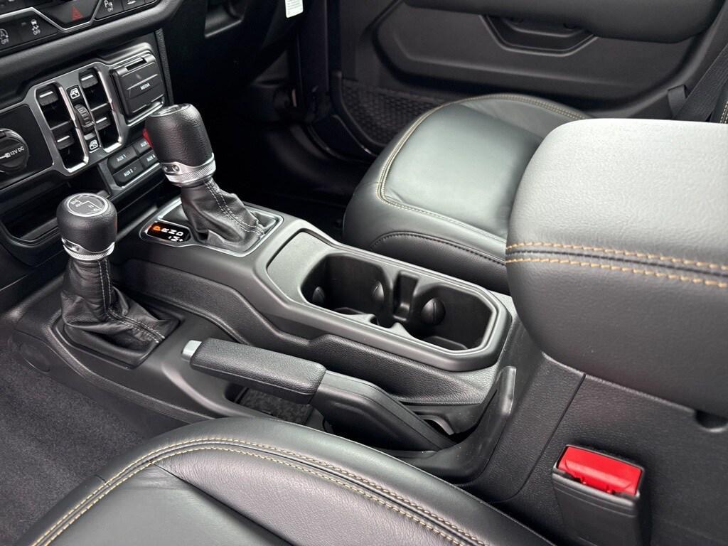 new 2025 Jeep Wrangler car, priced at $59,990