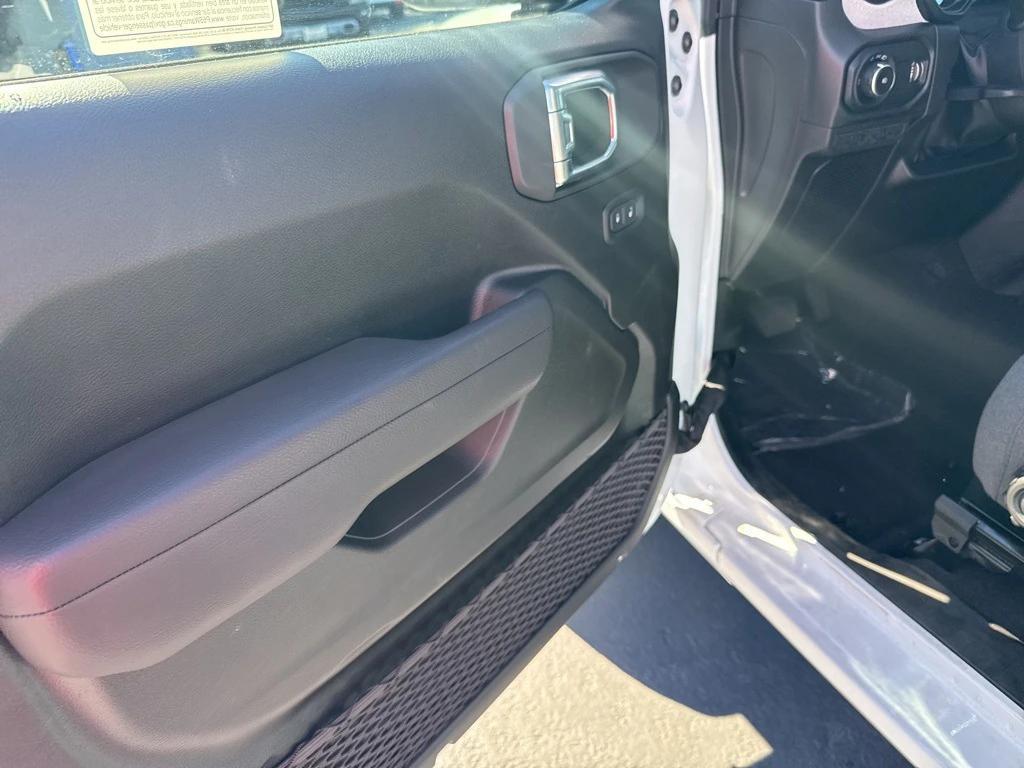 new 2025 Jeep Wrangler car, priced at $36,555