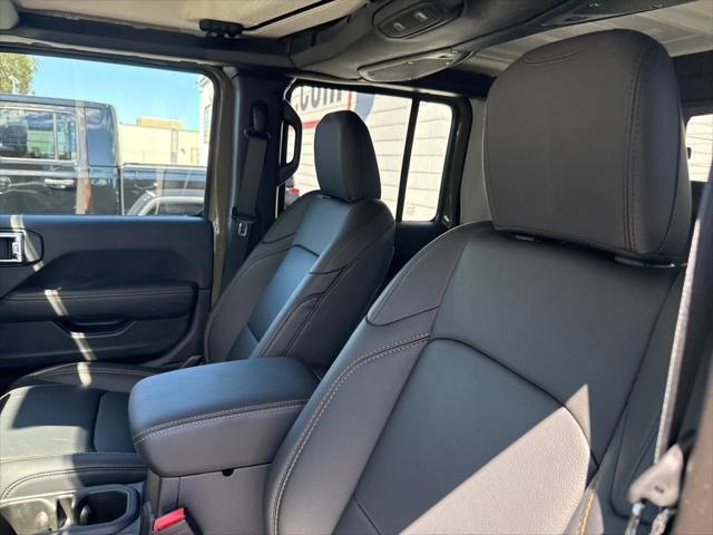 new 2025 Jeep Gladiator car, priced at $52,695