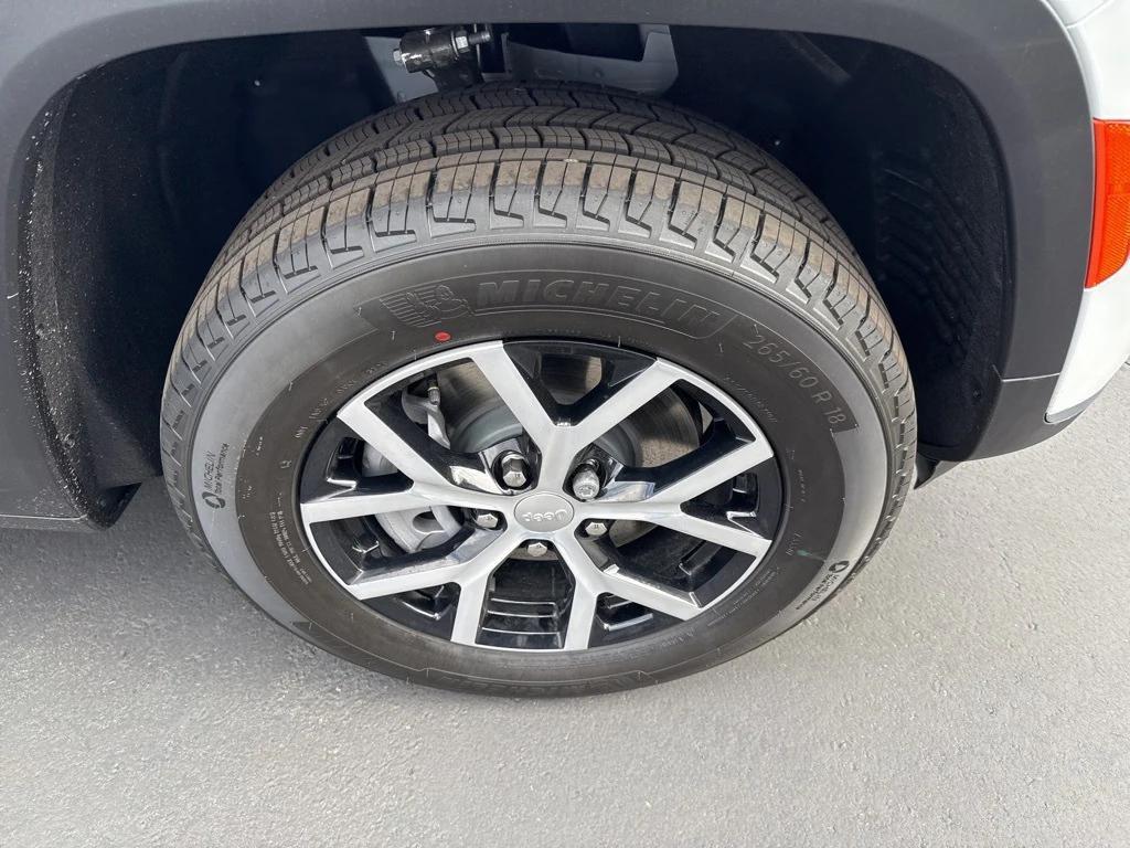 new 2025 Jeep Grand Cherokee L car, priced at $45,450