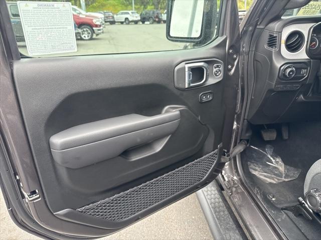 new 2025 Jeep Wrangler car, priced at $51,125