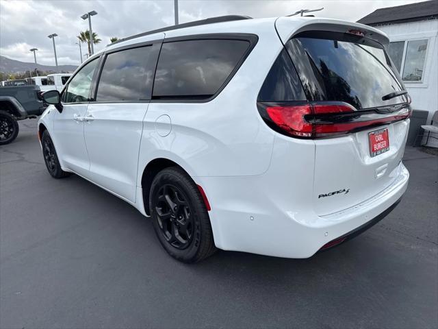 new 2025 Chrysler Pacifica Hybrid car, priced at $59,780