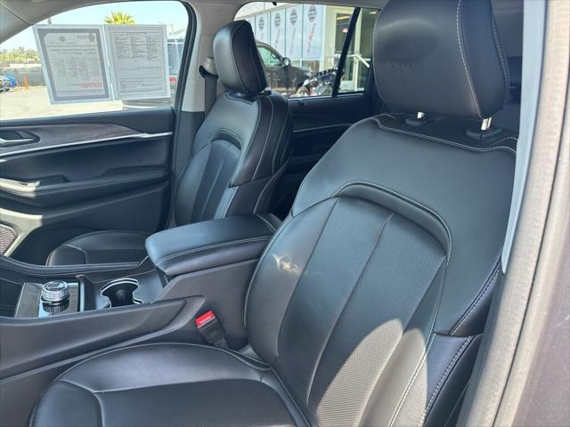 used 2024 Jeep Grand Cherokee car, priced at $39,990