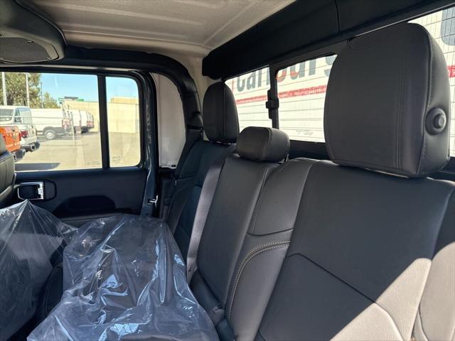 new 2025 Jeep Gladiator car, priced at $52,695
