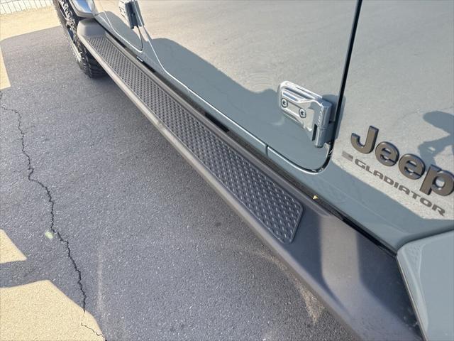 new 2025 Jeep Gladiator car, priced at $52,695