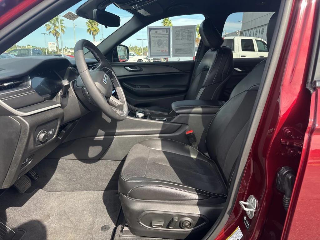 used 2024 Jeep Grand Cherokee car, priced at $34,990