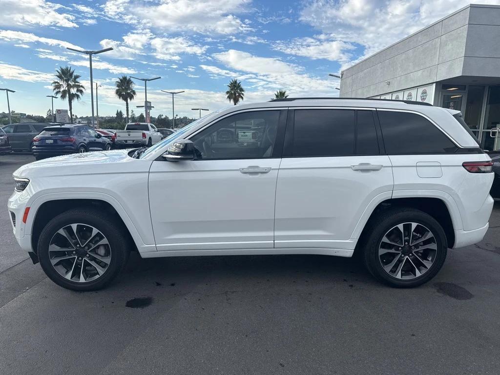 used 2023 Jeep Grand Cherokee car, priced at $39,990