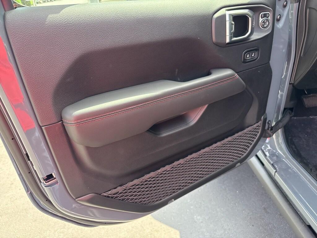new 2025 Jeep Wrangler car, priced at $68,640