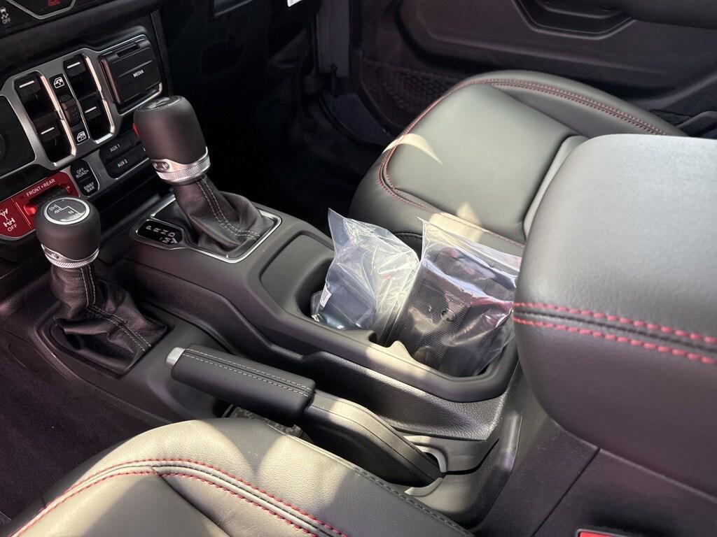 new 2025 Jeep Wrangler car, priced at $68,640