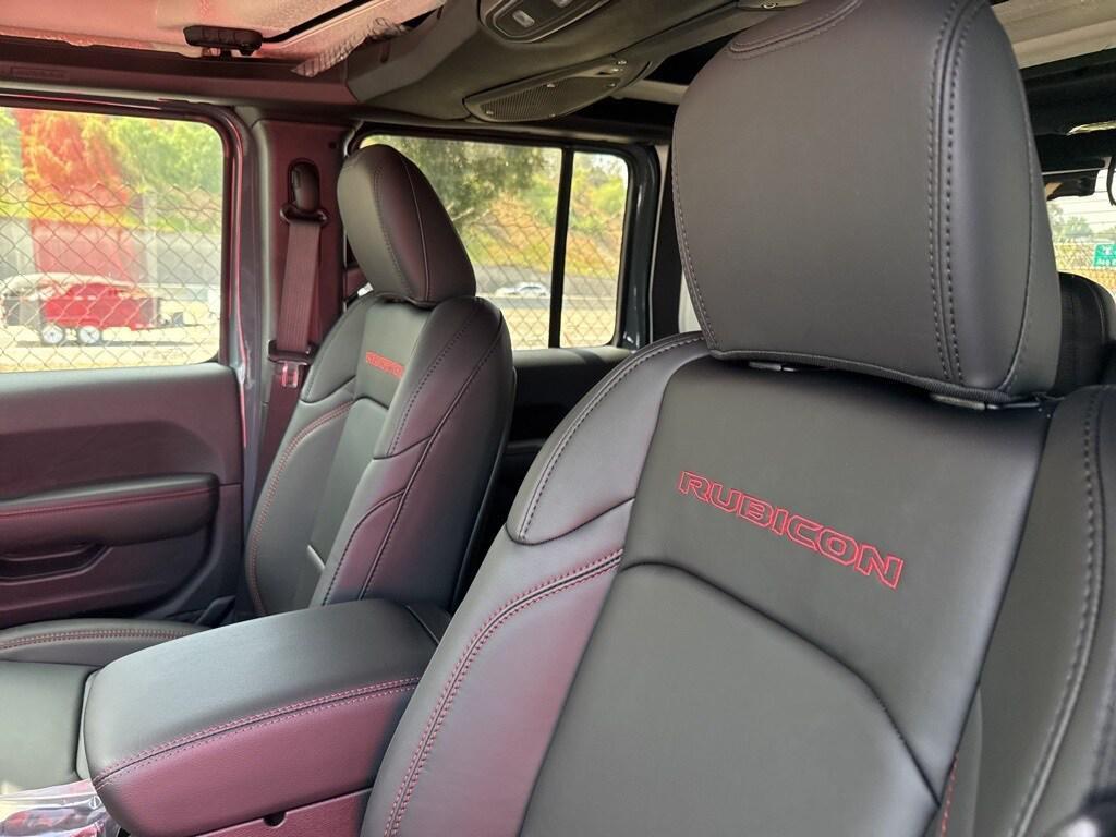 new 2025 Jeep Wrangler car, priced at $68,640