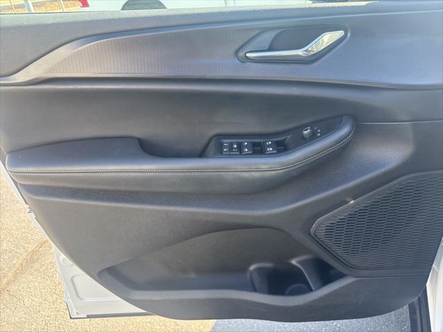 used 2024 Jeep Grand Cherokee car, priced at $38,990