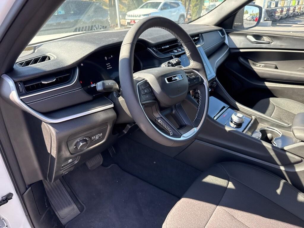 new 2025 Jeep Grand Cherokee car, priced at $41,375
