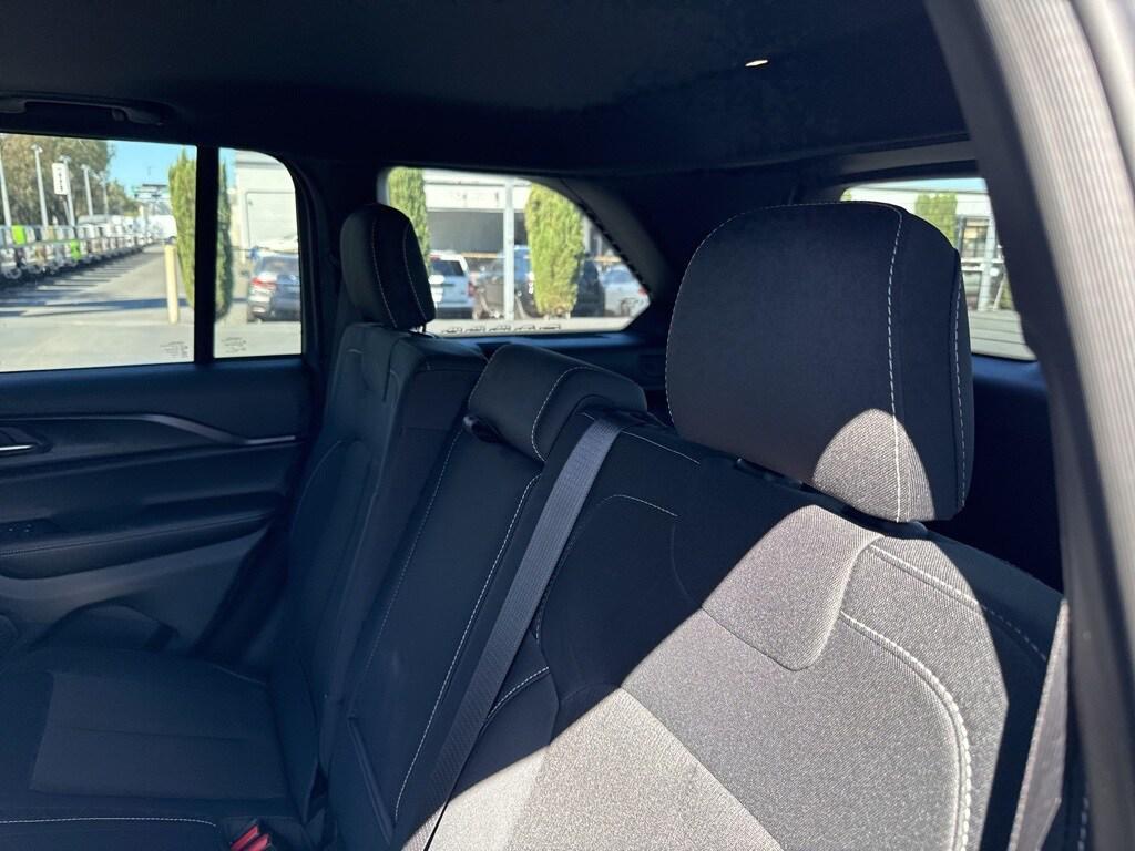 new 2025 Jeep Grand Cherokee car, priced at $41,375
