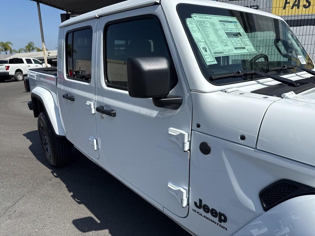 new 2025 Jeep Gladiator car, priced at $44,810