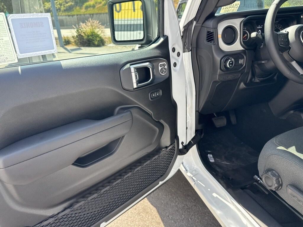 new 2025 Jeep Gladiator car, priced at $44,810