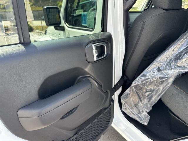 new 2025 Jeep Gladiator car, priced at $45,810