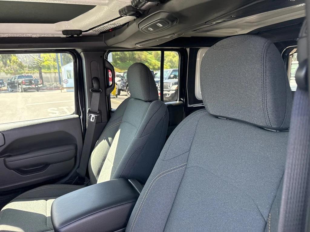 new 2025 Jeep Wrangler car, priced at $51,125