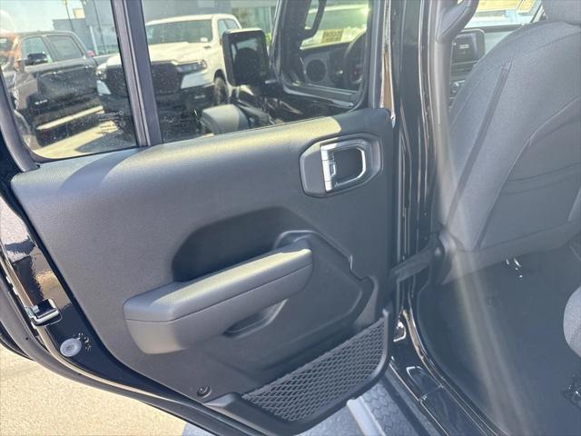 new 2025 Jeep Wrangler car, priced at $51,125