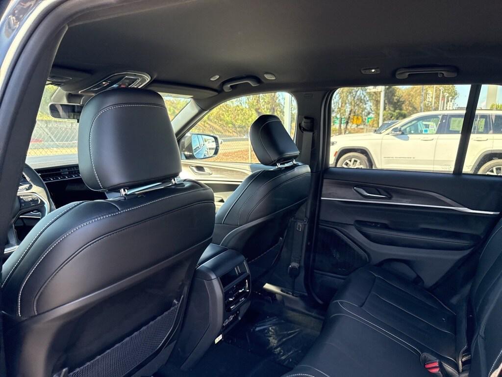new 2025 Jeep Grand Cherokee car, priced at $47,495
