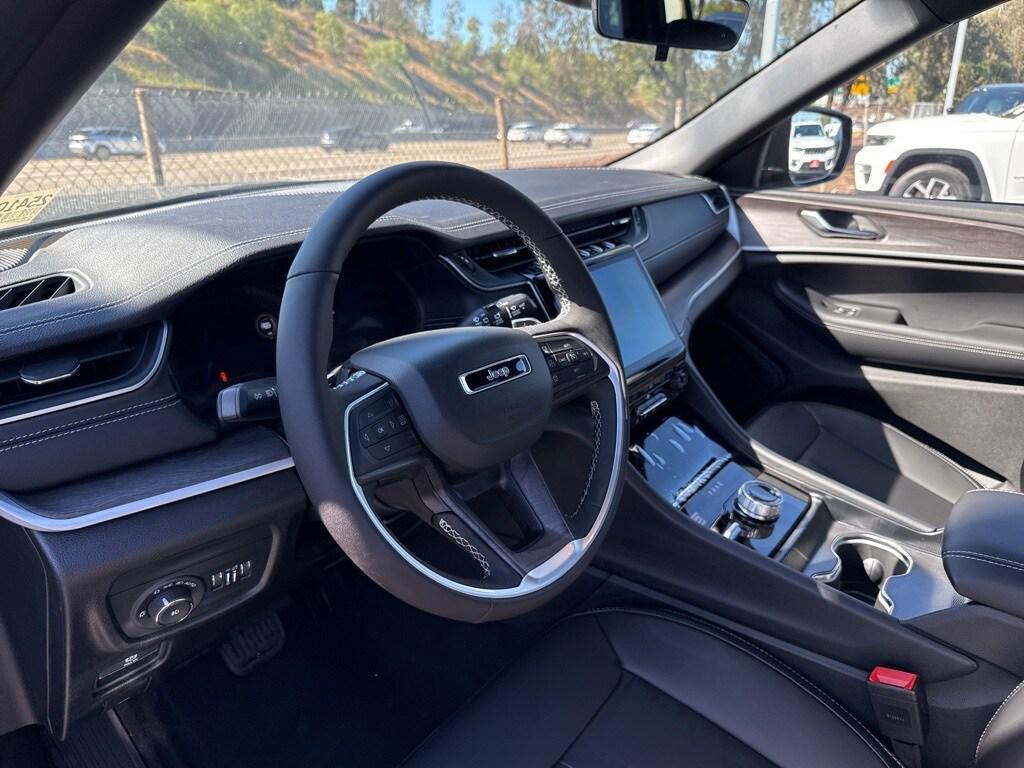 new 2025 Jeep Grand Cherokee car, priced at $47,495