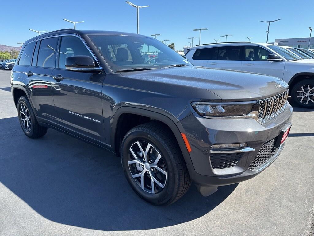 new 2025 Jeep Grand Cherokee car, priced at $47,495
