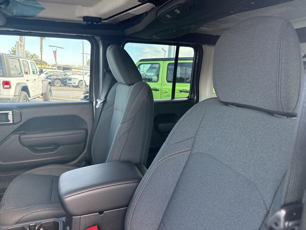 new 2025 Jeep Wrangler car, priced at $45,750
